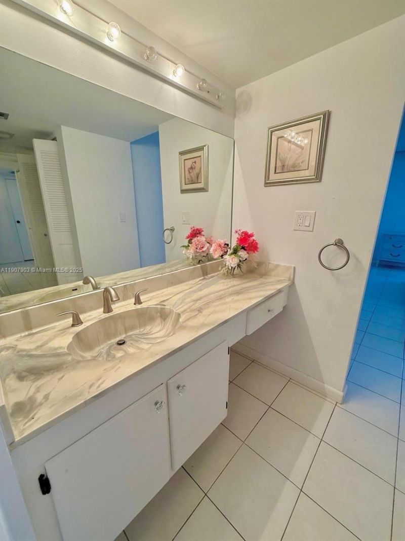 20301 W Country Club Dr, Unit 1421, Aventura, FL 33180 Photo