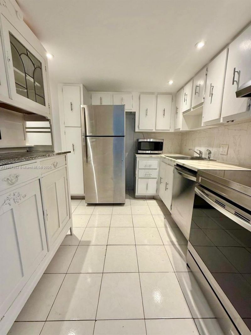 20301 W Country Club Dr, Unit 1421, Aventura, FL 33180 Photo