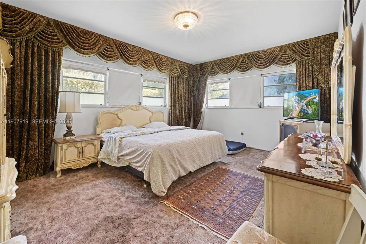 4601 Royal Palm Ave, Miami Beach, FL 33140 Photo