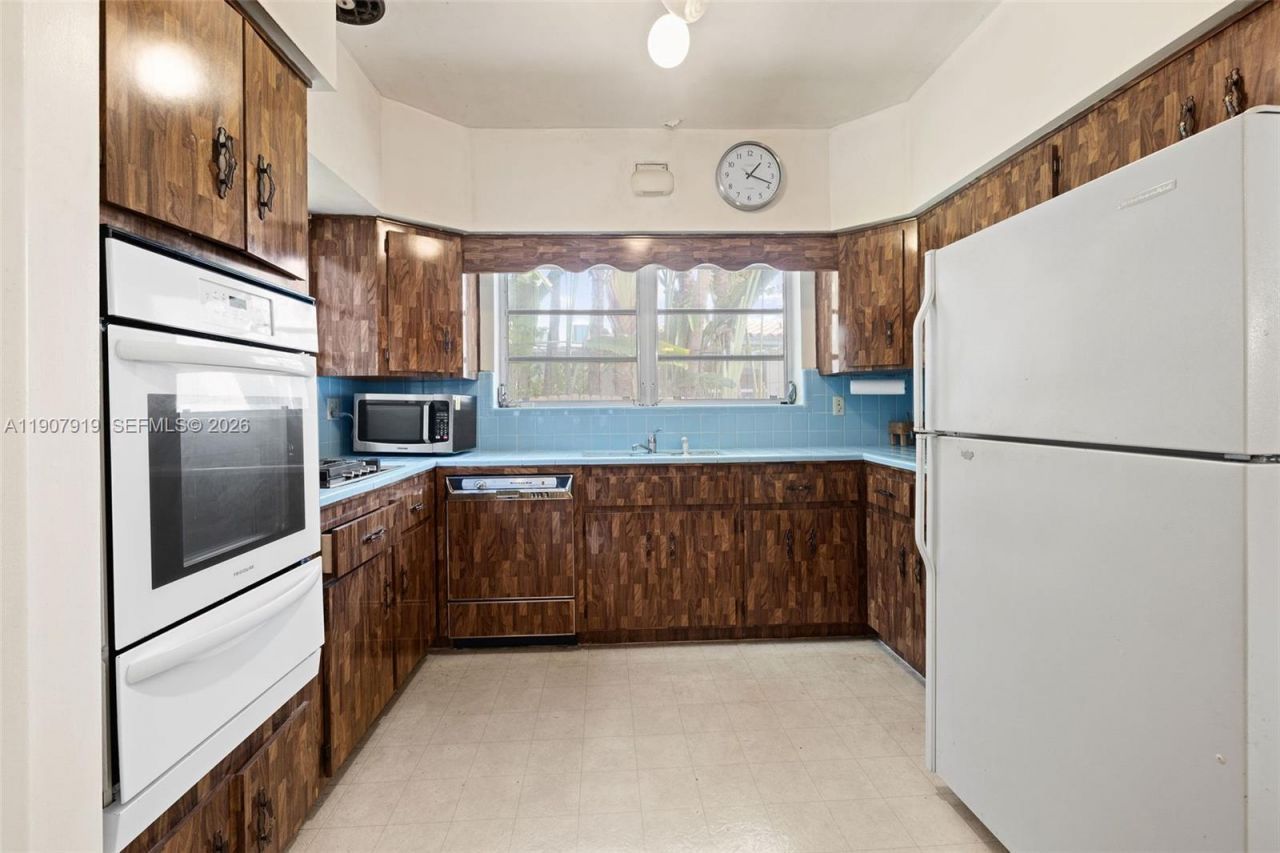 4601 Royal Palm Ave, Miami Beach, FL 33140 Photo