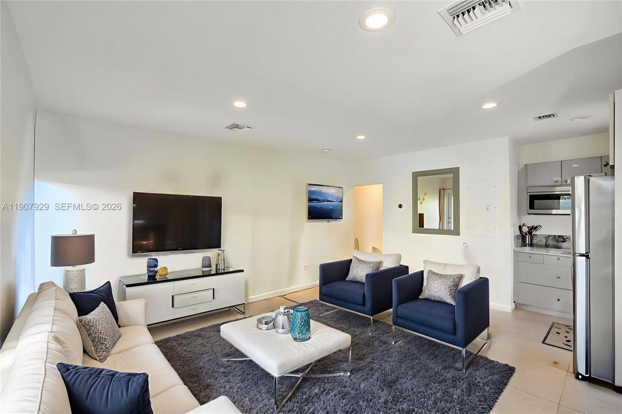 322 Oklahoma St, Hollywood, FL 33019 Photo