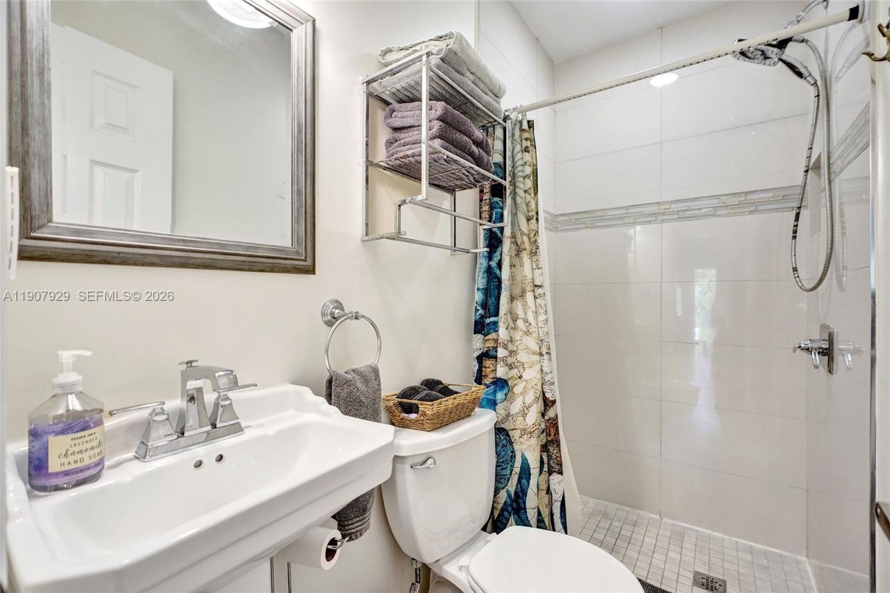 322 Oklahoma St, Hollywood, FL 33019 Photo