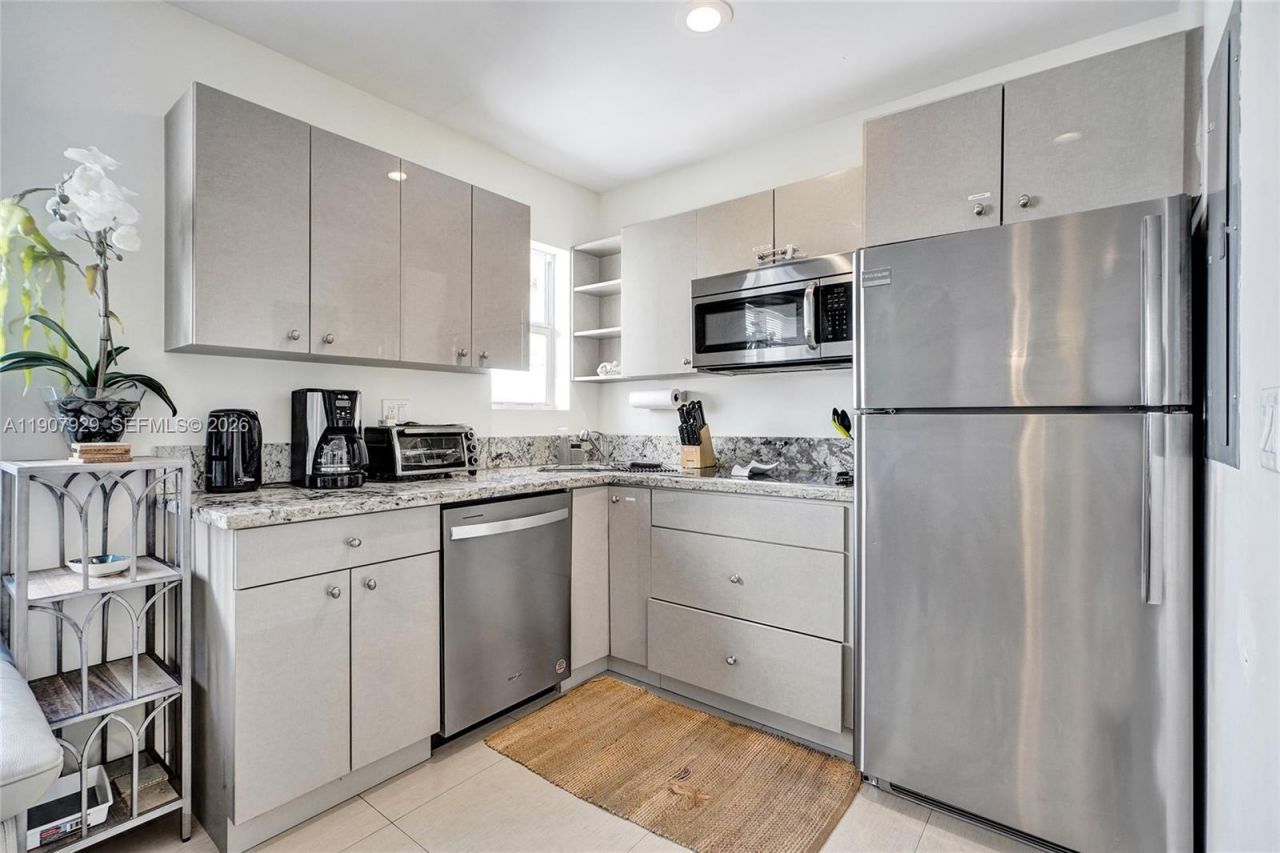 322 Oklahoma St, Hollywood, FL 33019 Photo