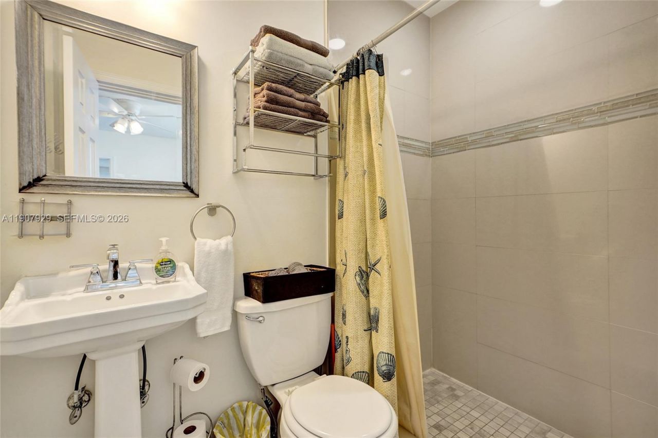 322 Oklahoma St, Hollywood, FL 33019 Photo