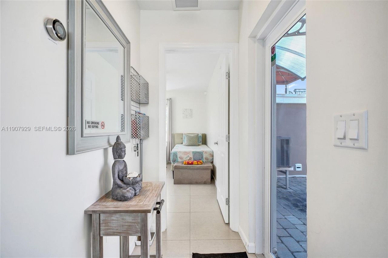 322 Oklahoma St, Hollywood, FL 33019 Photo