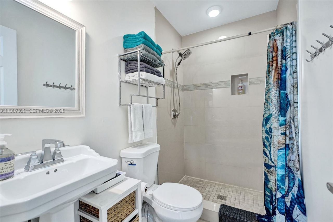 322 Oklahoma St, Hollywood, FL 33019 Photo