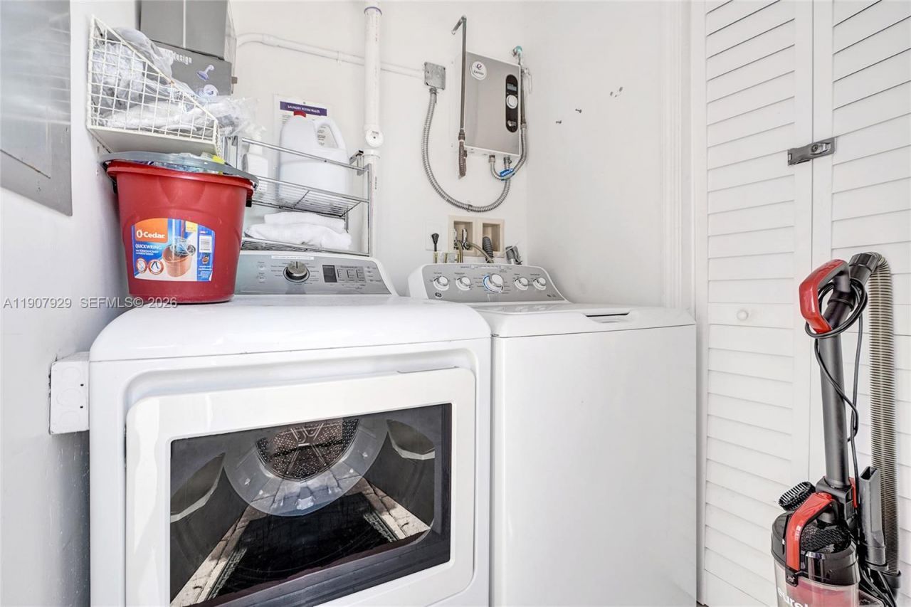 322 Oklahoma St, Hollywood, FL 33019 Photo