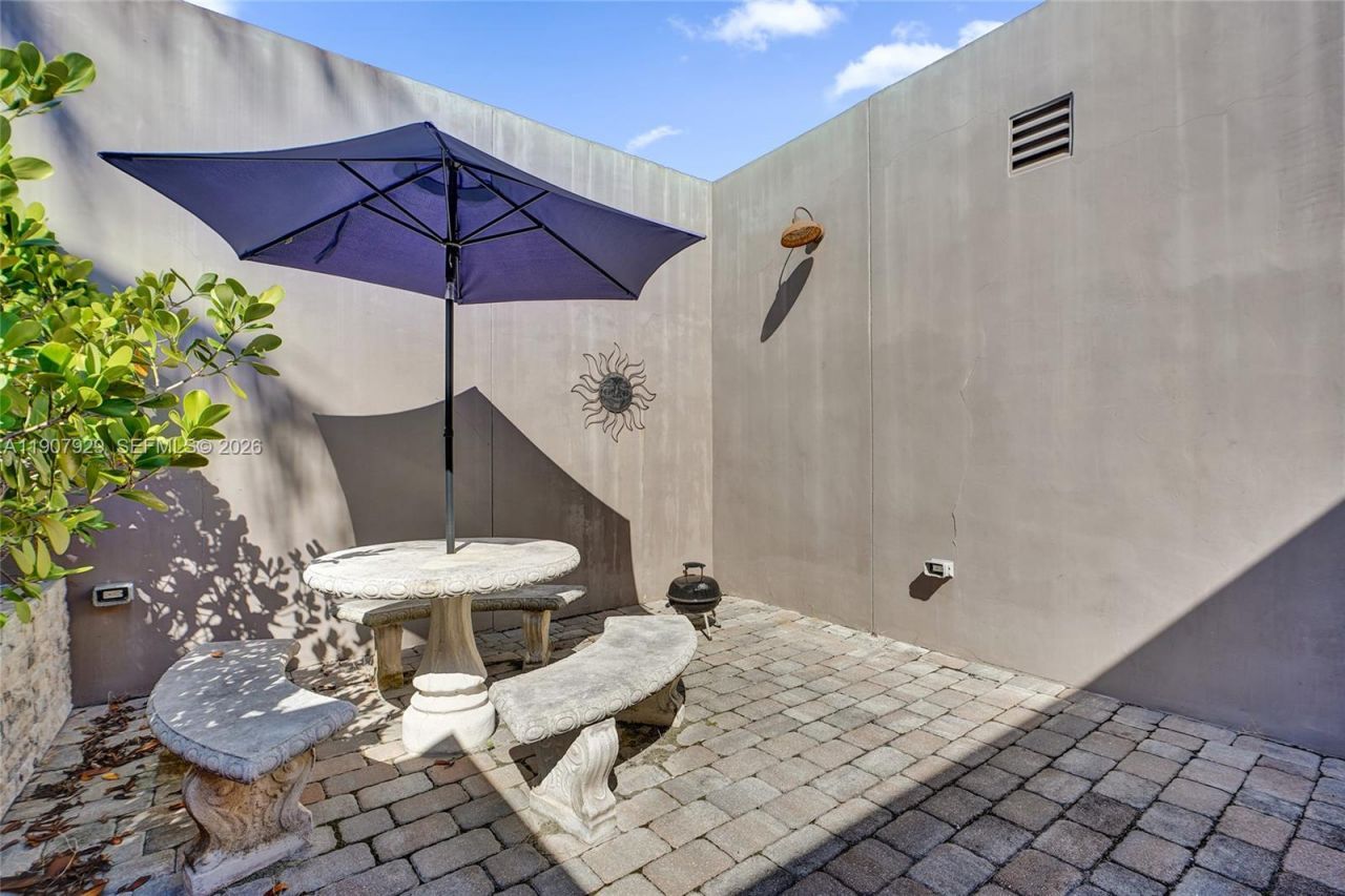 322 Oklahoma St, Hollywood, FL 33019 Photo