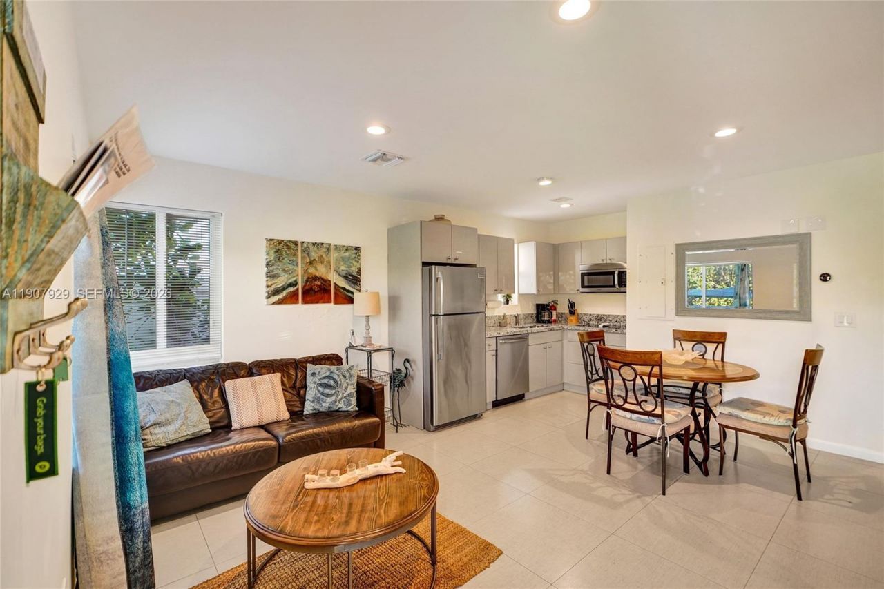 322 Oklahoma St, Hollywood, FL 33019 Photo