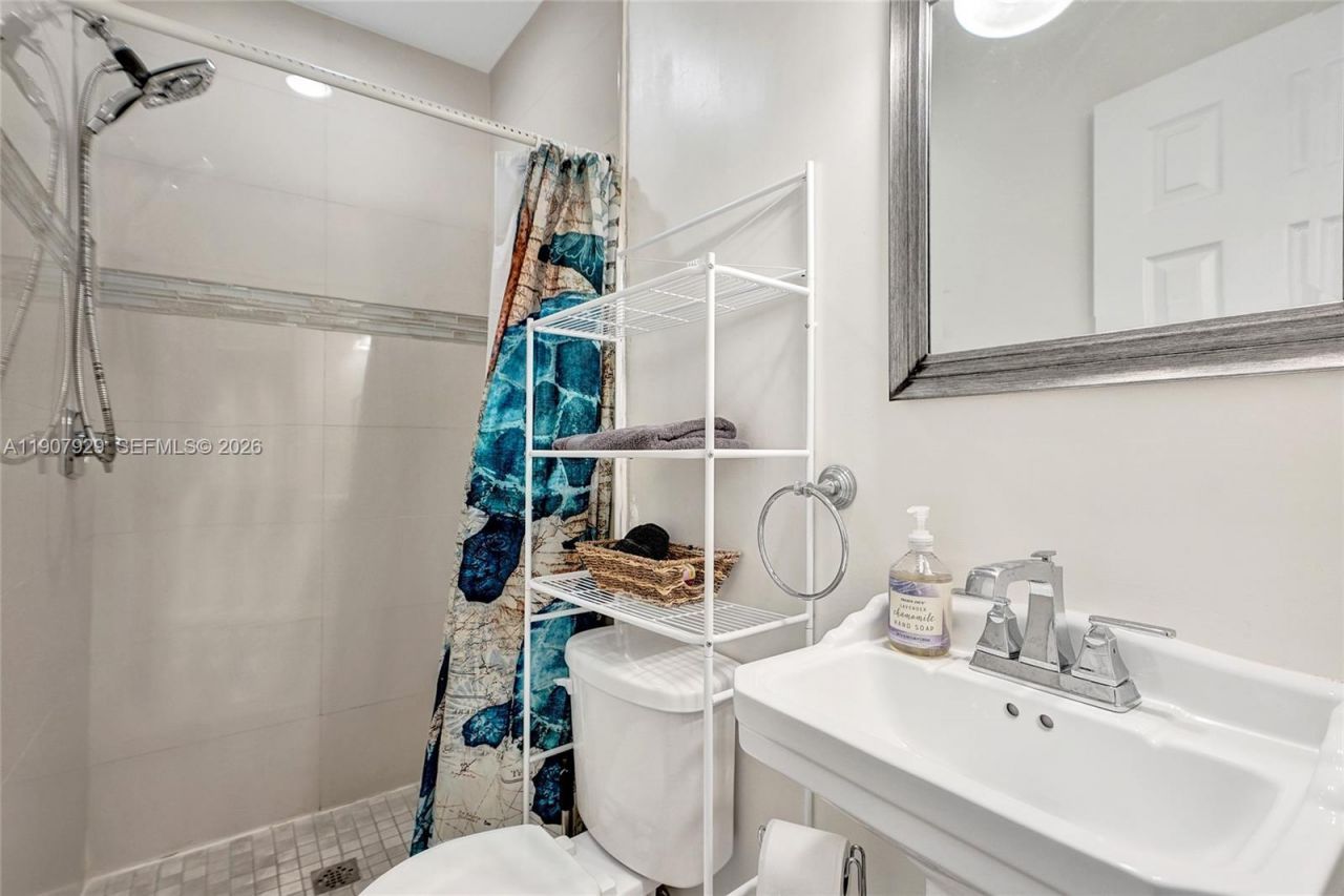 322 Oklahoma St, Hollywood, FL 33019 Photo