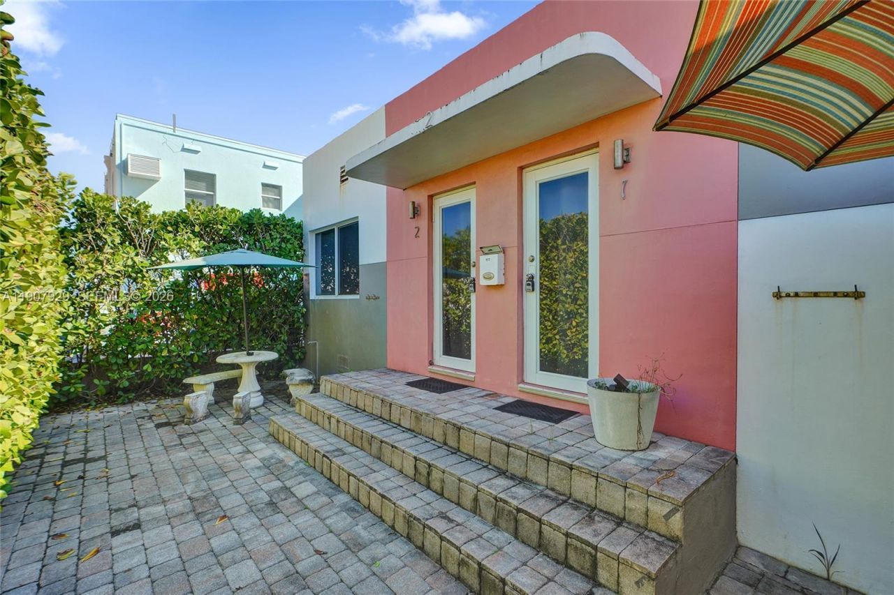 322 Oklahoma St, Hollywood, FL 33019 Photo