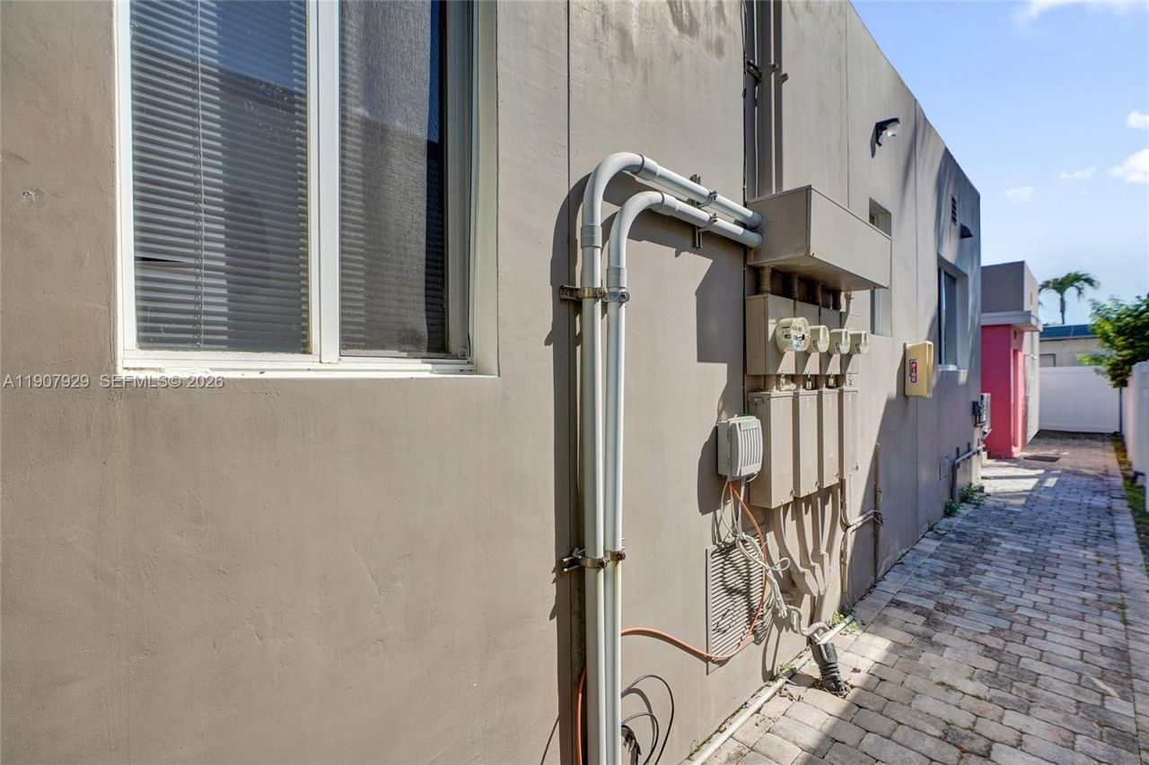 322 Oklahoma St, Hollywood, FL 33019 Photo