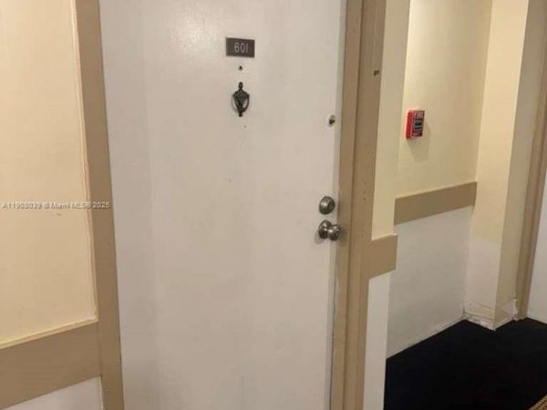 4164 Inverrary Dr, Unit 601, Lauderhill, FL 33319