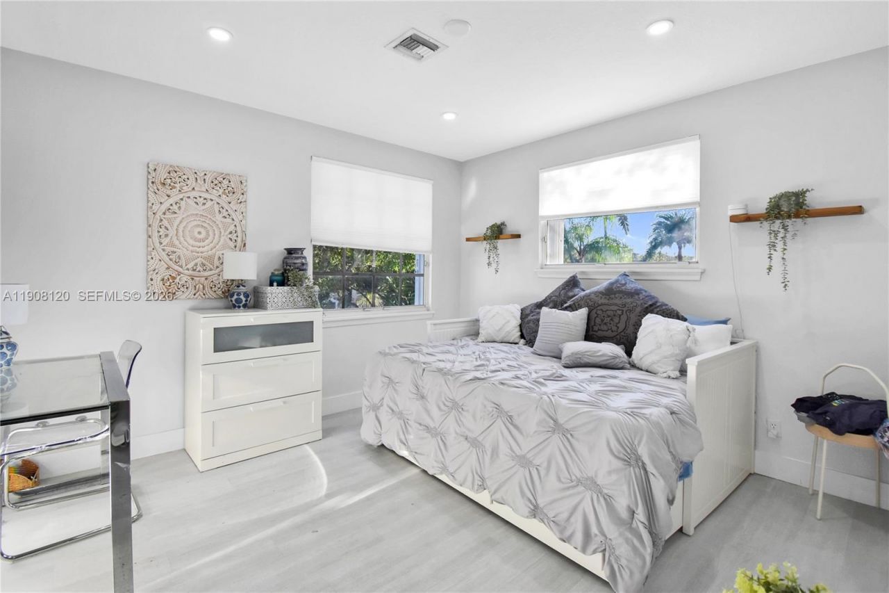 354 Mallard Rd, Weston, FL 33327 Photo