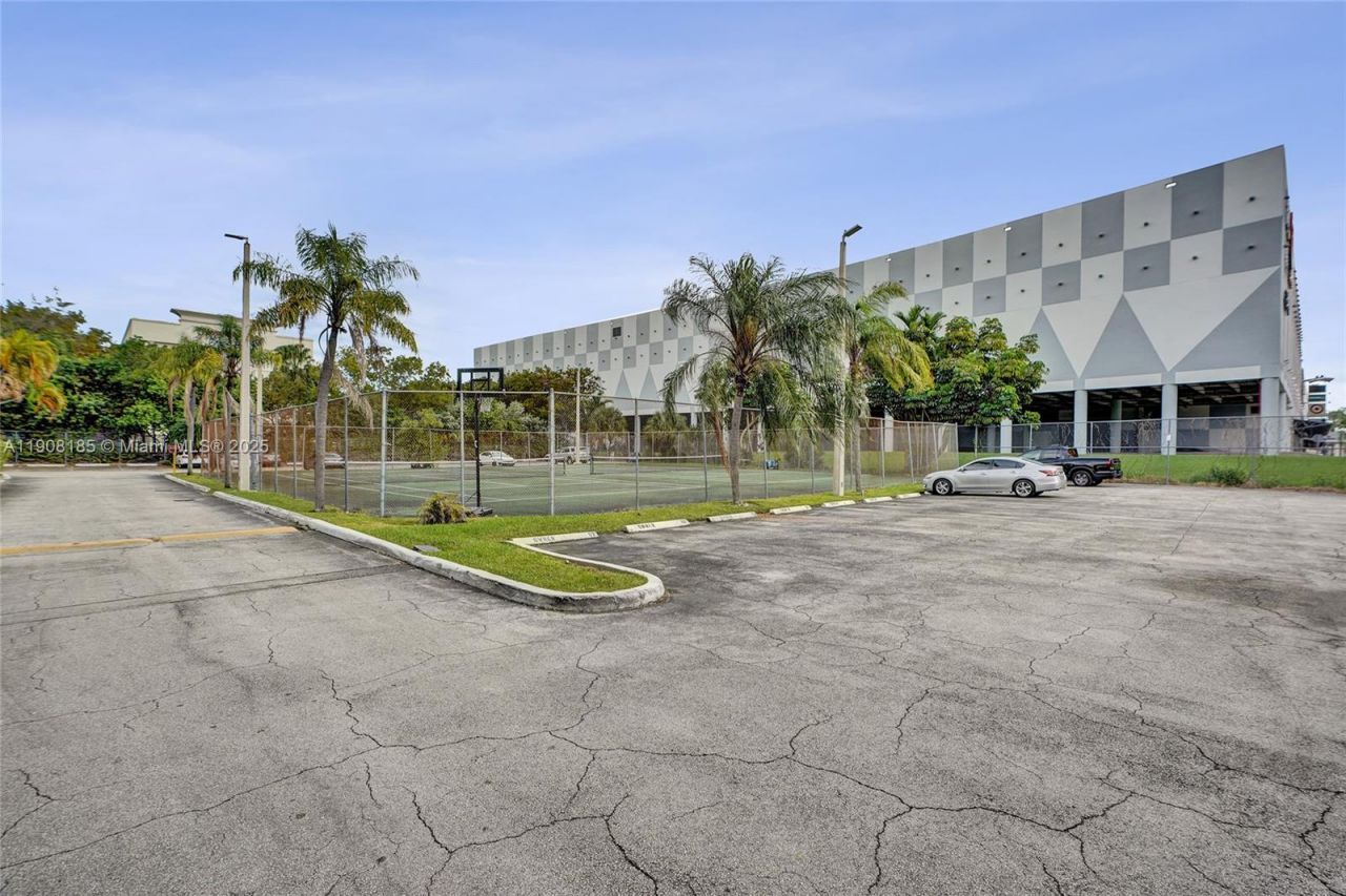 8335 SW 72nd Ave, Unit 205D, Miami, FL 33143 Photo