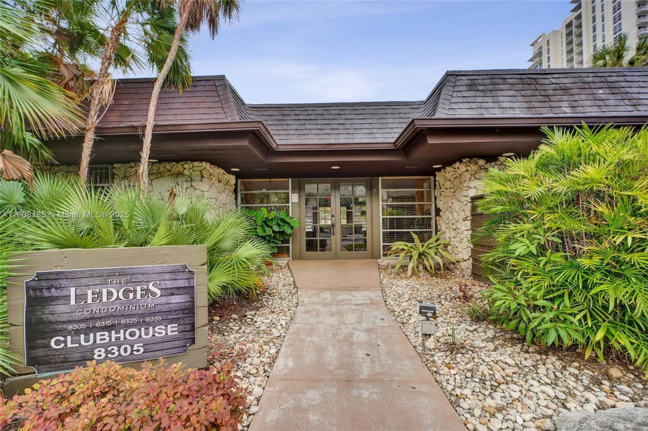 8335 SW 72nd Ave, Unit 205D, Miami, FL 33143 Photo