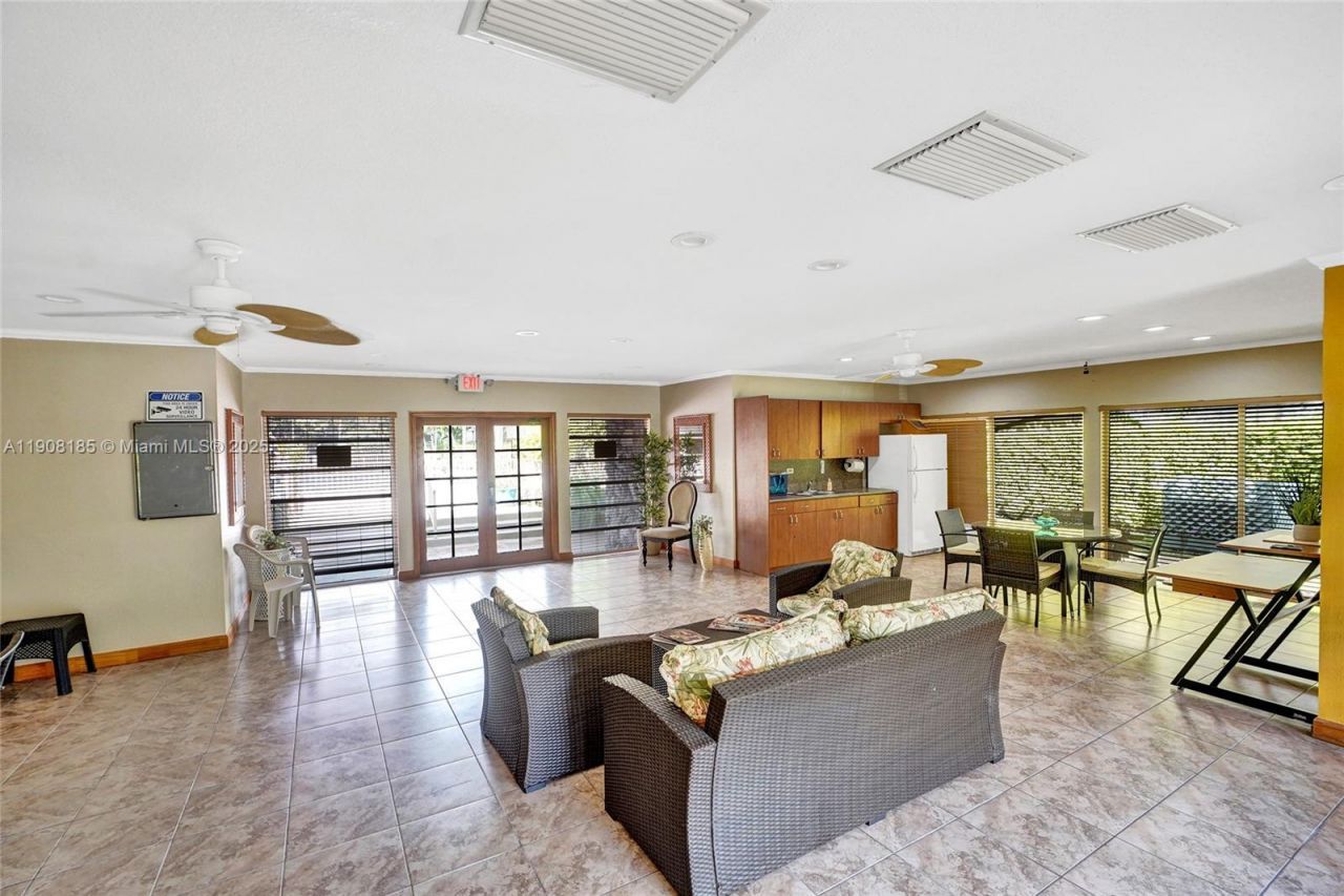 8335 SW 72nd Ave, Unit 205D, Miami, FL 33143 Photo