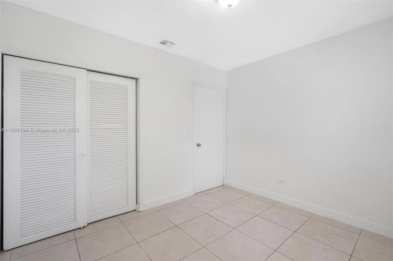 700 SW 67th Ave, Pembroke Pines, FL 33023 Photo