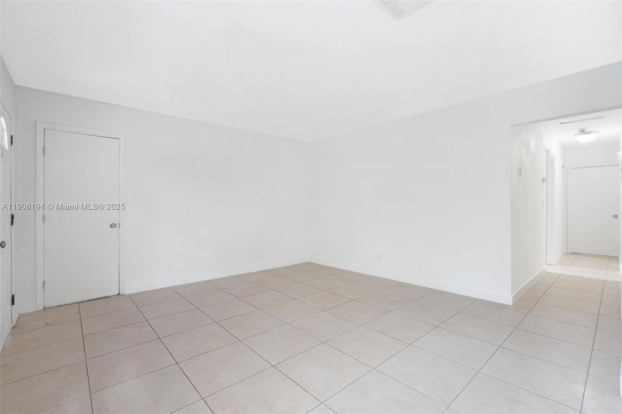 700 SW 67th Ave, Pembroke Pines, FL 33023 Photo