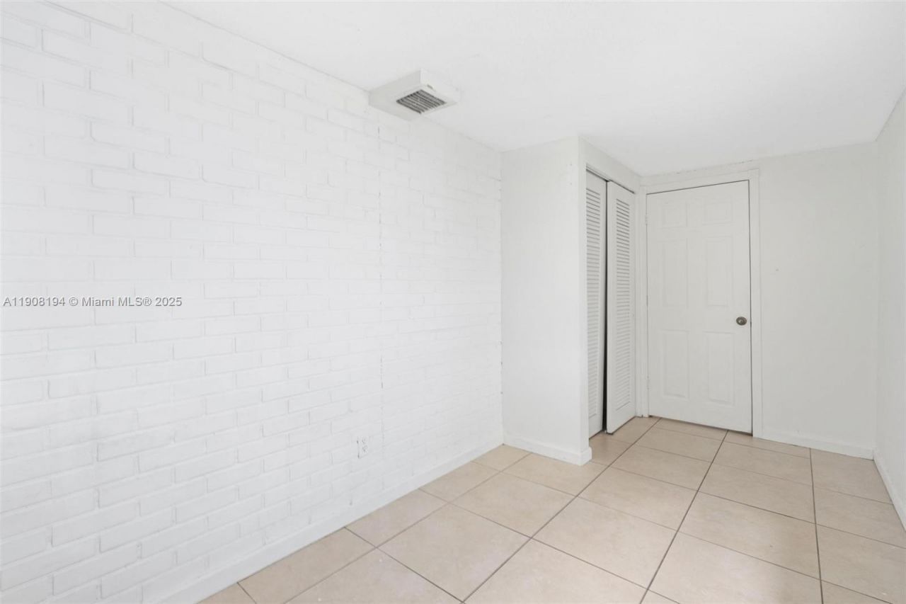 700 SW 67th Ave, Pembroke Pines, FL 33023 Photo