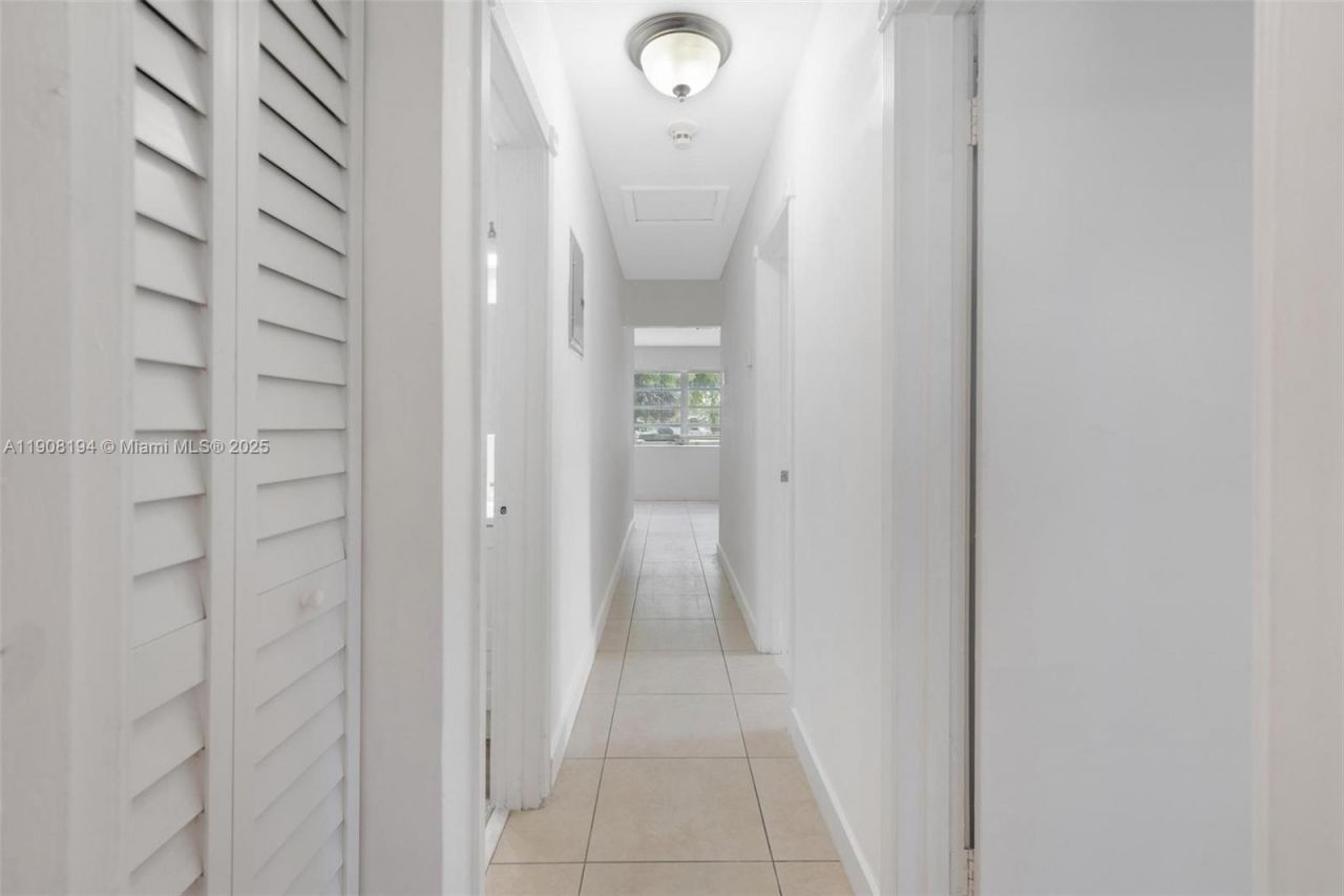 700 SW 67th Ave, Pembroke Pines, FL 33023 Photo