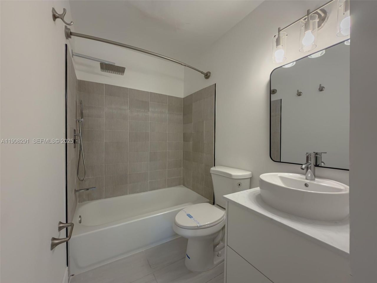 1813 SW 10th St, Fort Lauderdale, FL 33312 Photo