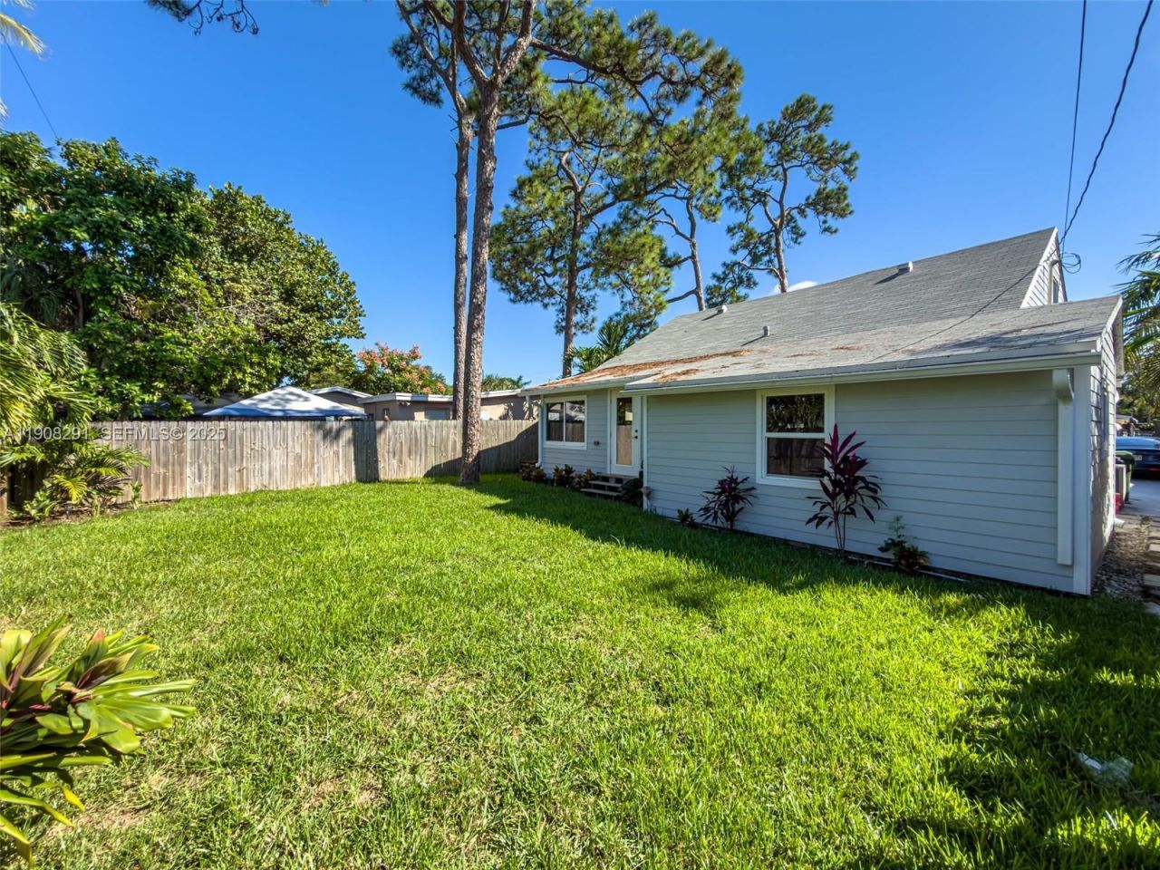 1813 SW 10th St, Fort Lauderdale, FL 33312 Photo