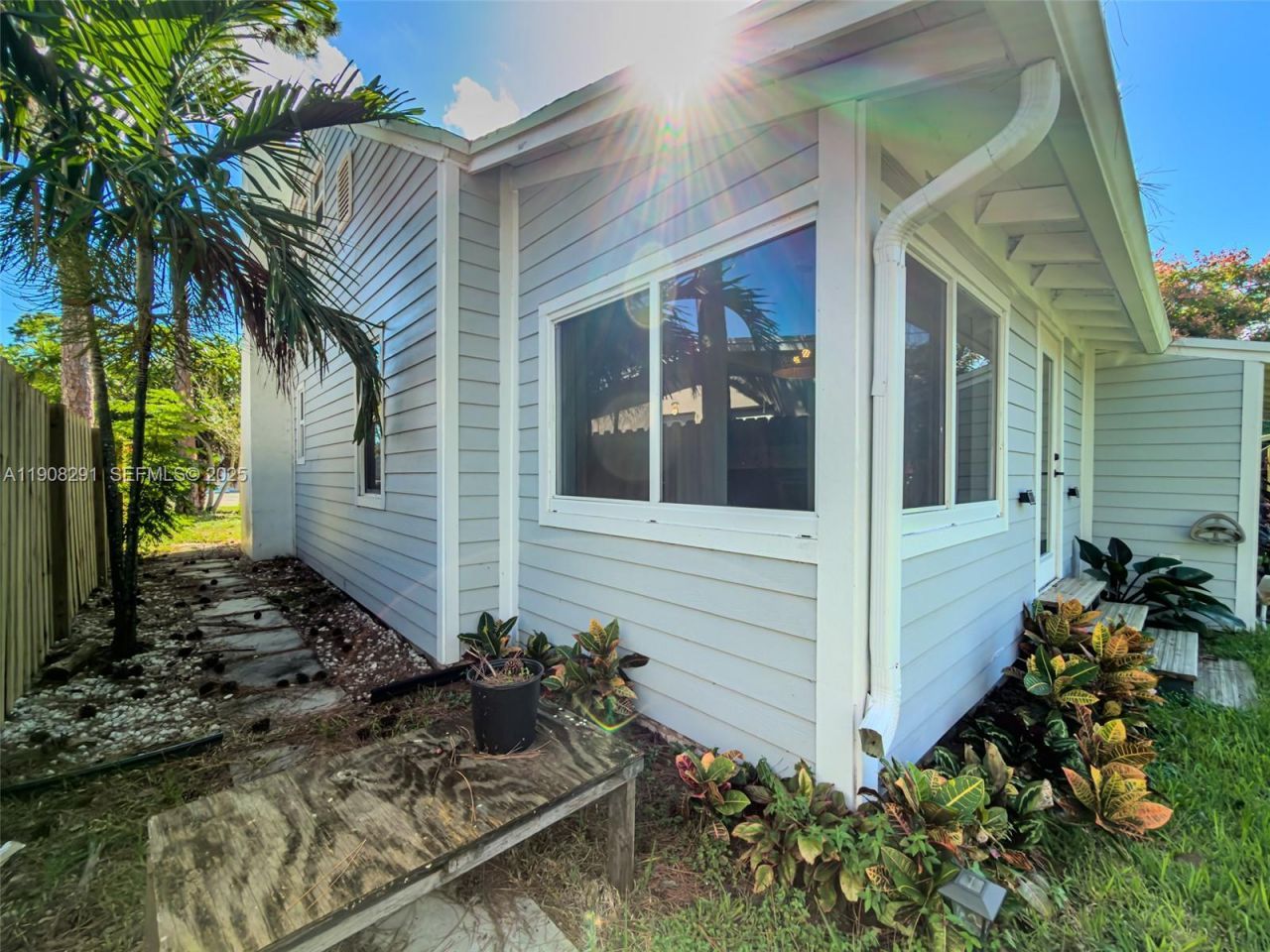 1813 SW 10th St, Fort Lauderdale, FL 33312 Photo