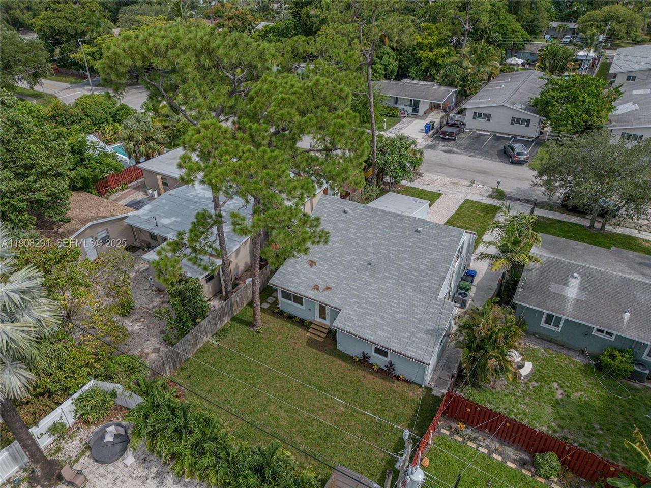 1813 SW 10th St, Fort Lauderdale, FL 33312 Photo