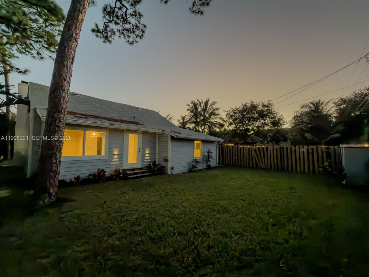 1813 SW 10th St, Fort Lauderdale, FL 33312 Photo