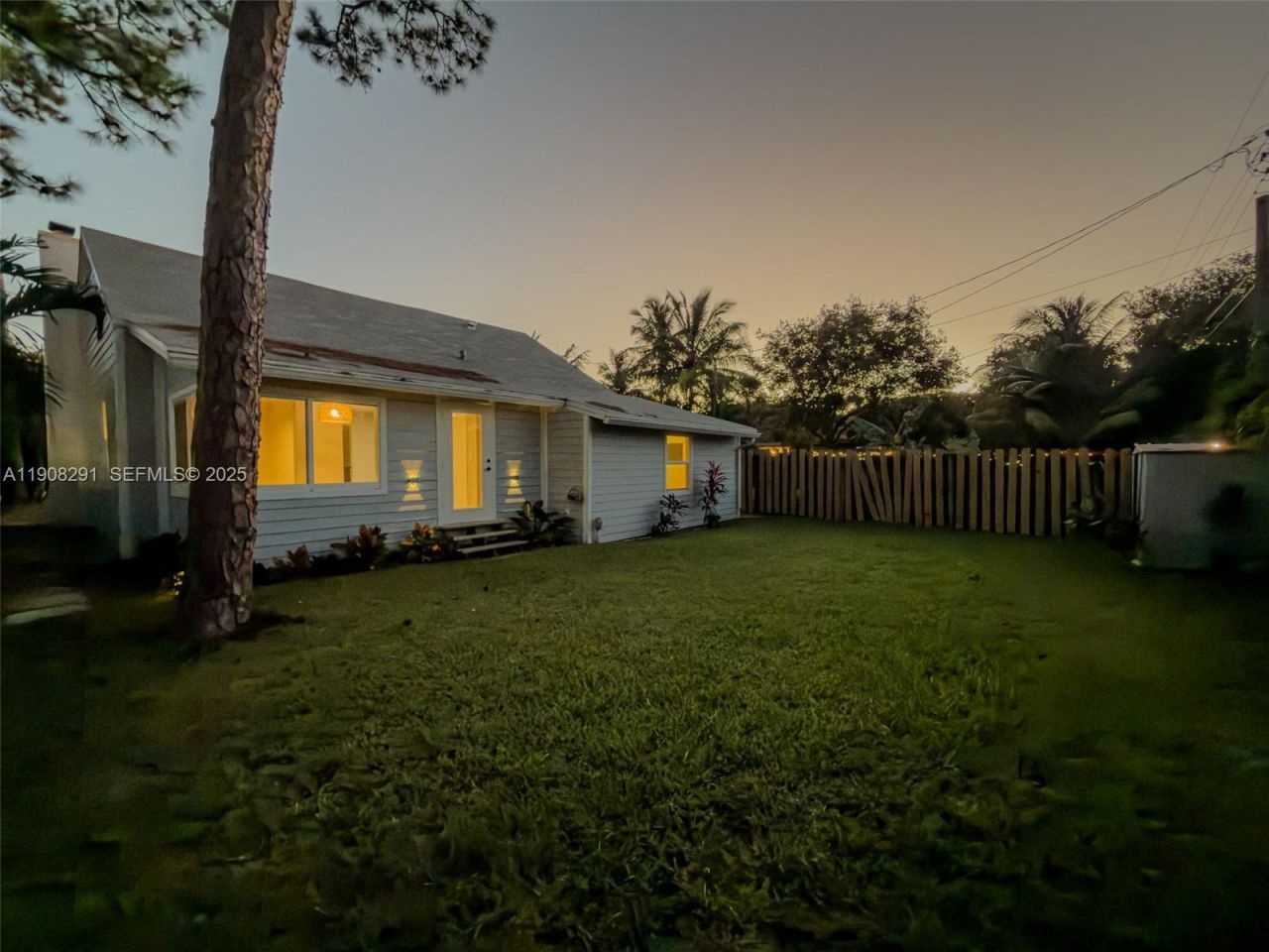 1813 SW 10th St, Fort Lauderdale, FL 33312 Photo