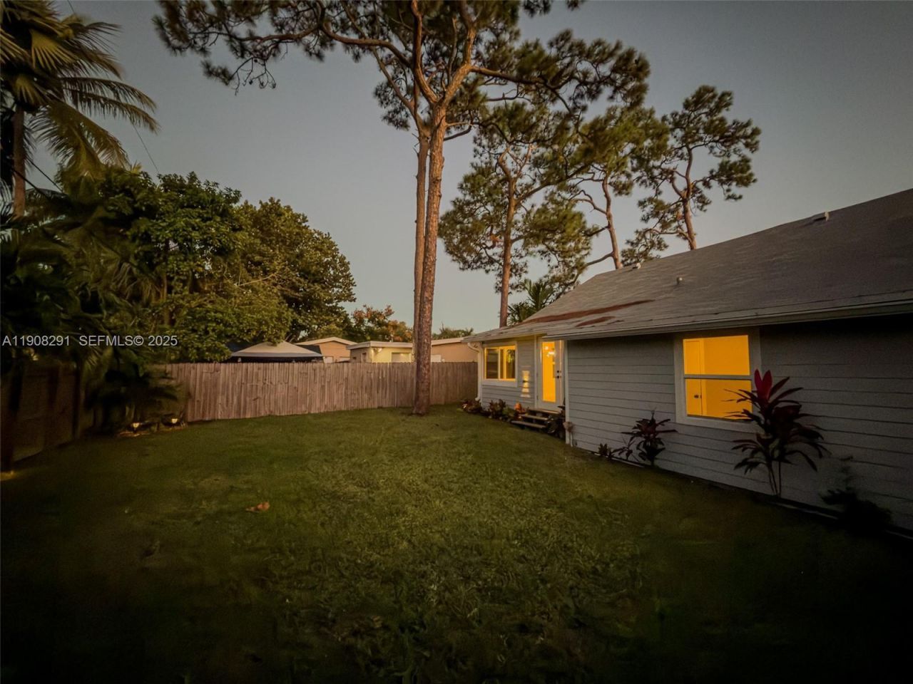 1813 SW 10th St, Fort Lauderdale, FL 33312 Photo