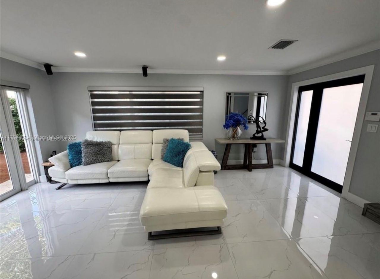 12663 NW 8th Way, Miami, FL 33182 Photo