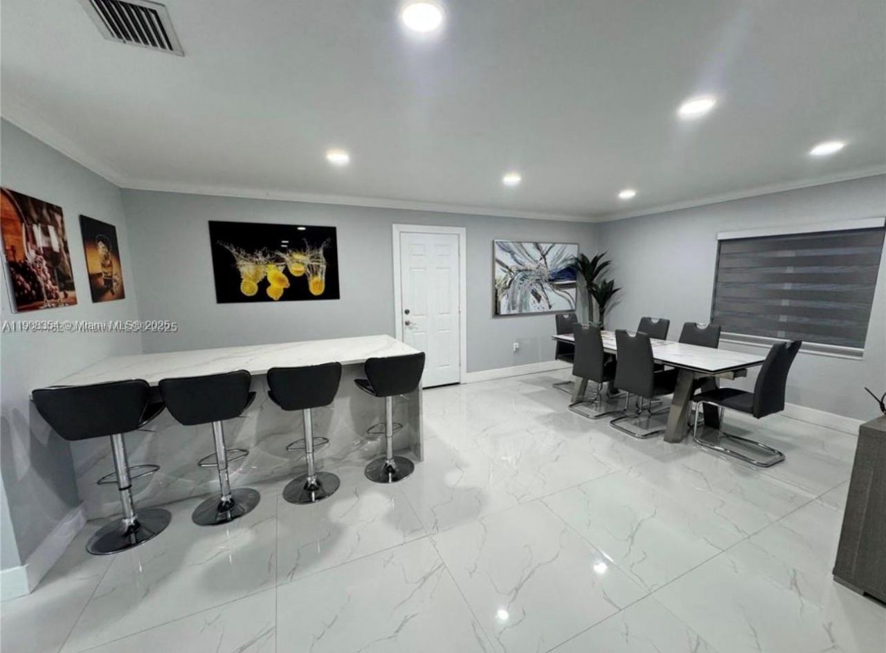 12663 NW 8th Way, Miami, FL 33182 Photo