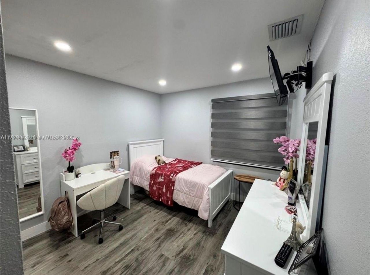 12663 NW 8th Way, Miami, FL 33182 Photo