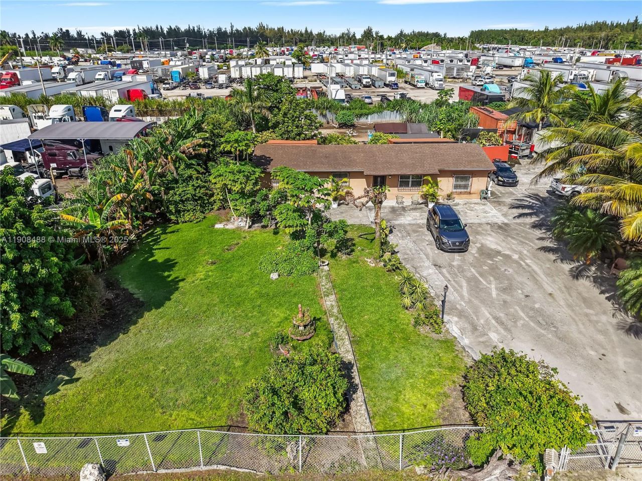 15550 NW 122nd Ave, Hialeah, FL 33018 Photo