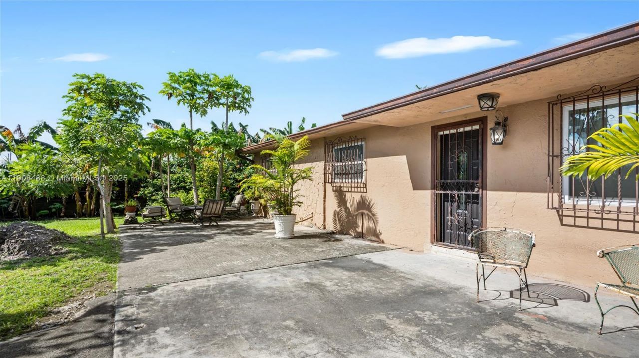 15550 NW 122nd Ave, Hialeah, FL 33018 Photo