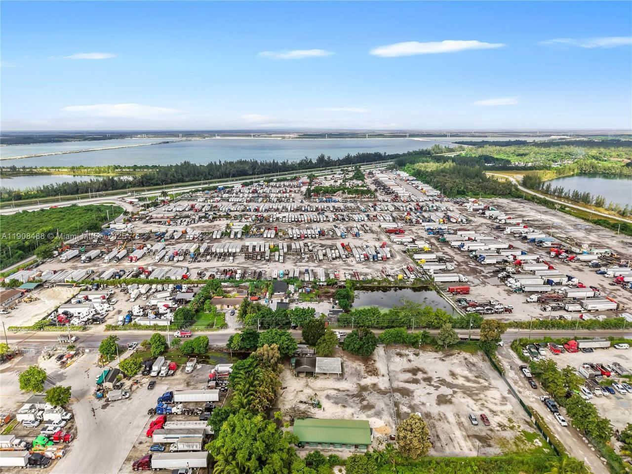 15550 NW 122nd Ave, Hialeah, FL 33018 Photo