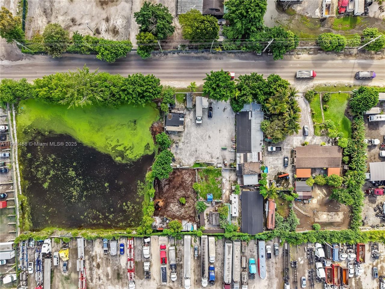 15550 NW 122nd Ave, Hialeah, FL 33018 Photo