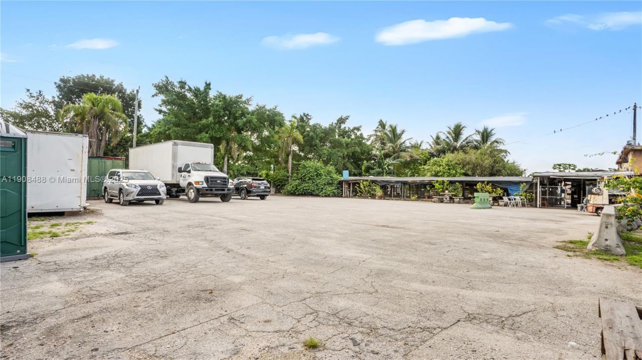 15550 NW 122nd Ave, Hialeah, FL 33018 Photo