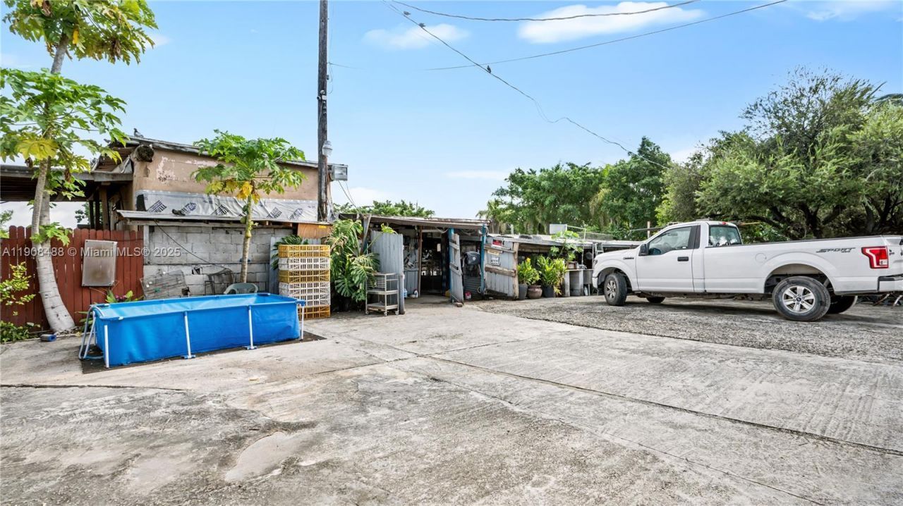 15550 NW 122nd Ave, Hialeah, FL 33018 Photo