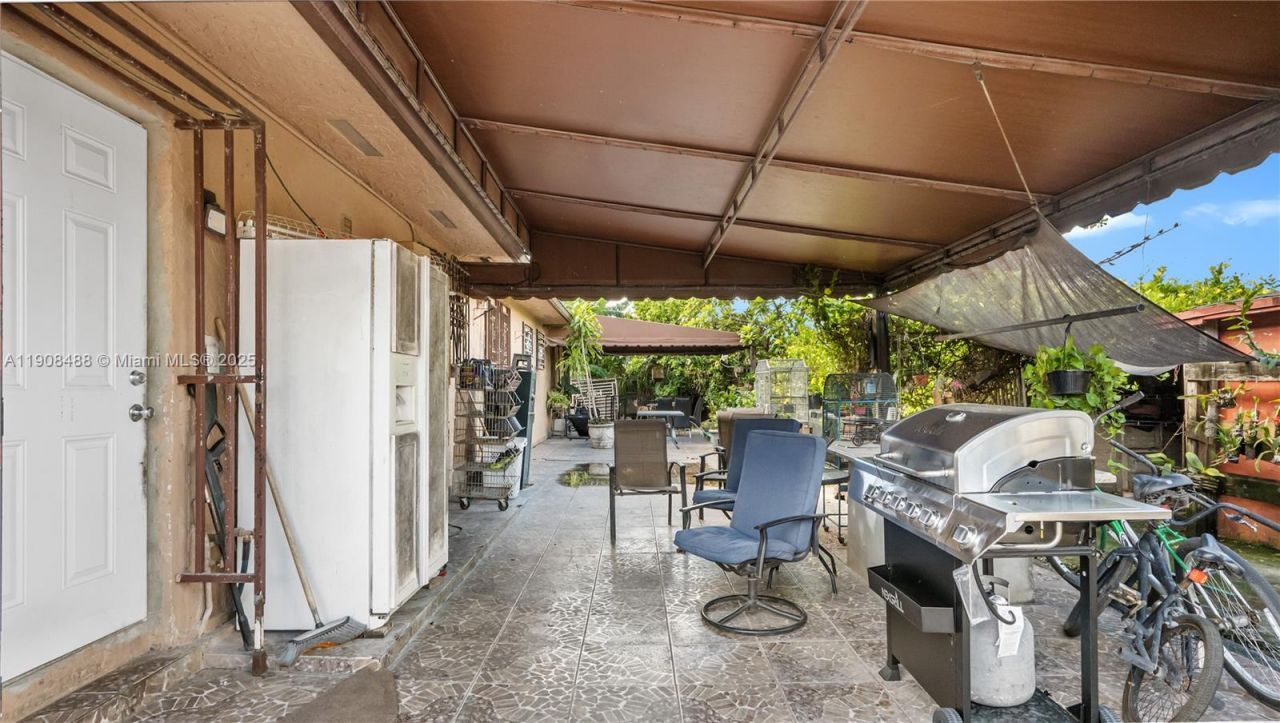 15550 NW 122nd Ave, Hialeah, FL 33018 Photo