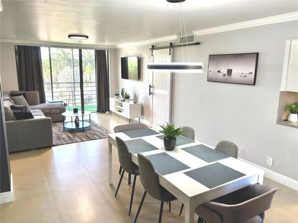 20500 W Country Club Dr, Unit 501, Aventura, FL 33180