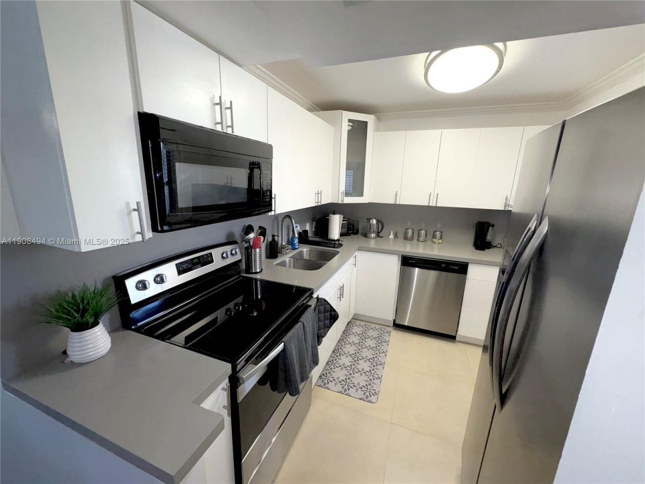 20500 W Country Club Dr, Unit 501, Aventura, FL 33180 Photo