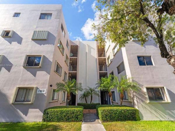 8650 SW 133rd Ave Rd, Unit 216, Miami, FL 33183