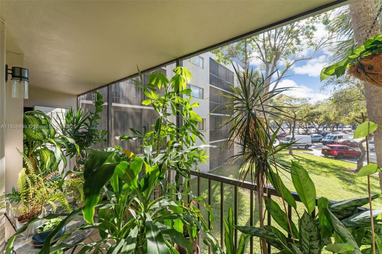 8650 SW 133rd Ave Rd, Unit 216, Miami, FL 33183 Photo