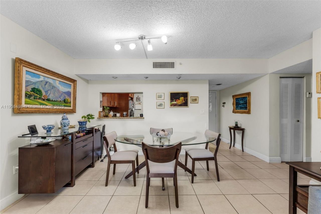 8650 SW 133rd Ave Rd, Unit 216, Miami, FL 33183 Photo