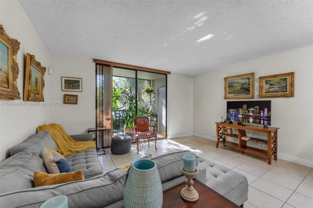 8650 SW 133rd Ave Rd, Unit 216, Miami, FL 33183 Photo