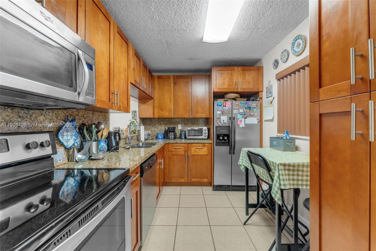 8650 SW 133rd Ave Rd, Unit 216, Miami, FL 33183 Photo