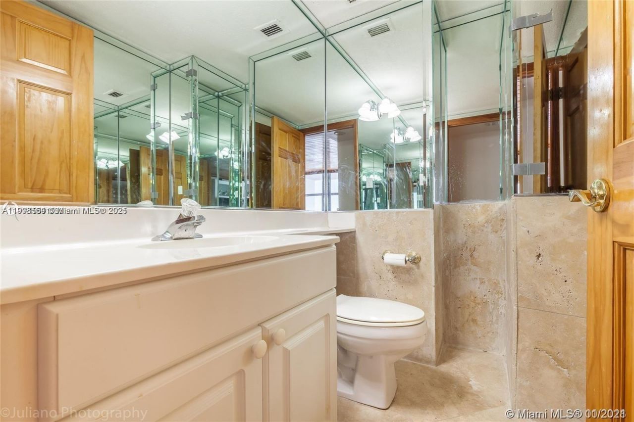 9225 Collins Ave, Unit 1006, Surfside, FL 33154 Photo